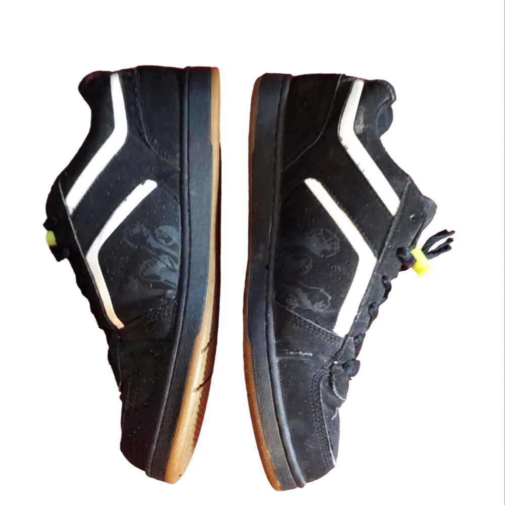 Etnies skate sneakers